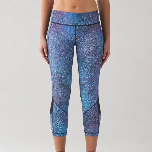 Lululemon Pace Rival Crop 22” Strive Multi Black Blue Mermaid Galaxy Size 4 - Picture 3 of 16